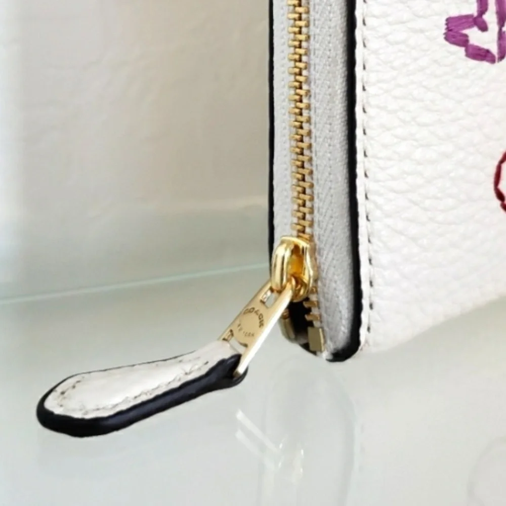 COACH Medium ID Zip Wallet With Diary Embroidery in Gold/ Chalk